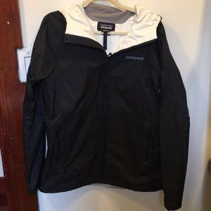 Like new Patagonia rain jacket/coat!